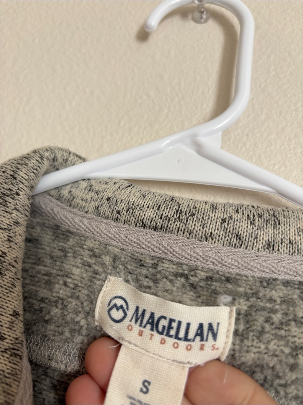 Magellan Outdoors Gray Full Zip Vest Size Small - Picture 2 of 3